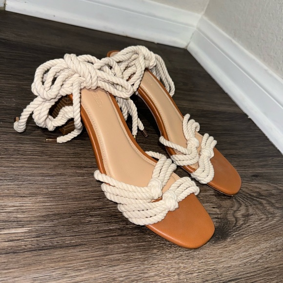 Rope lace summer sandals, women’s size 9 - Picture 5 of 7